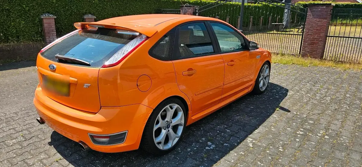 Gebraucht Ford Focus ST 225 PS (165 kW) 2007 Orange Kleinwagen