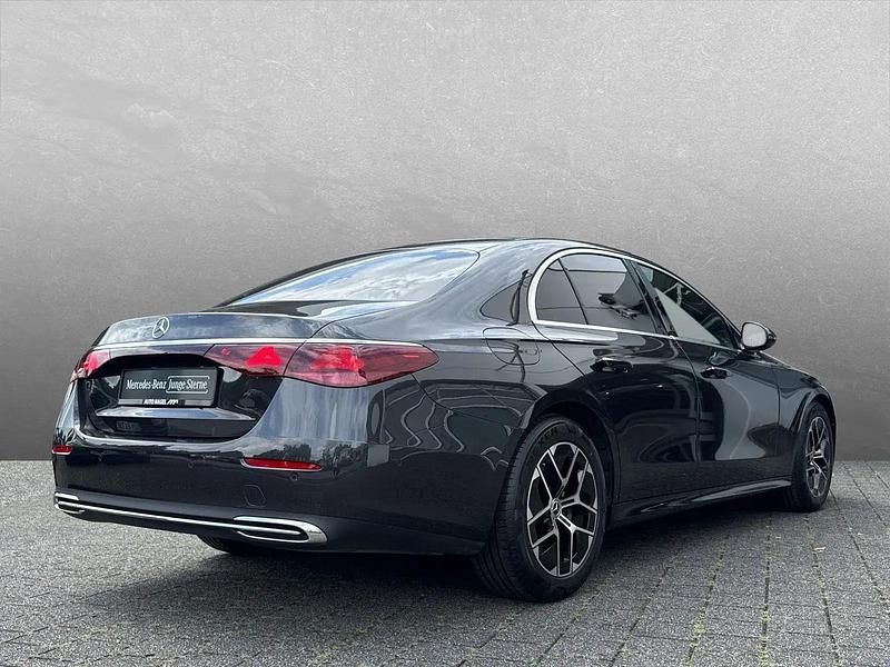 Gebraucht Mercedes E220 Advanced 197 PS (144 kW) 2023 Grau Limousine