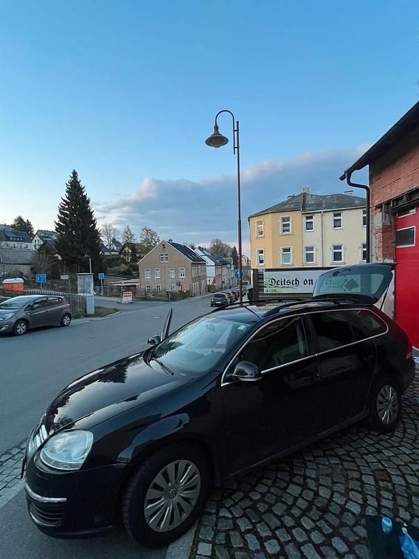 Second-hand VW Golf V 105 CP (77 kW) 2008 Negru Break