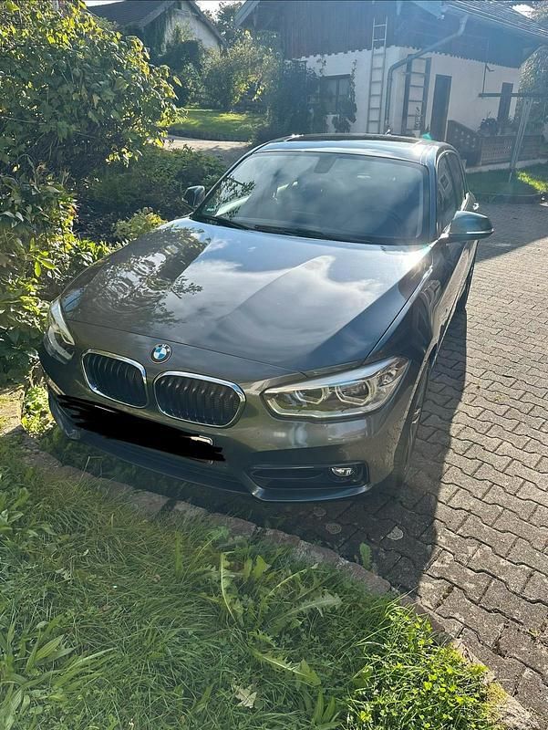 Gebraucht BMW 118 Sport Line 136 PS (100 kW) 2016 Grau Kleinwagen