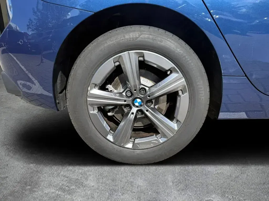 Gebraucht BMW 220 156 PS (114 kW) 2025 Blau Van / Kleinbus