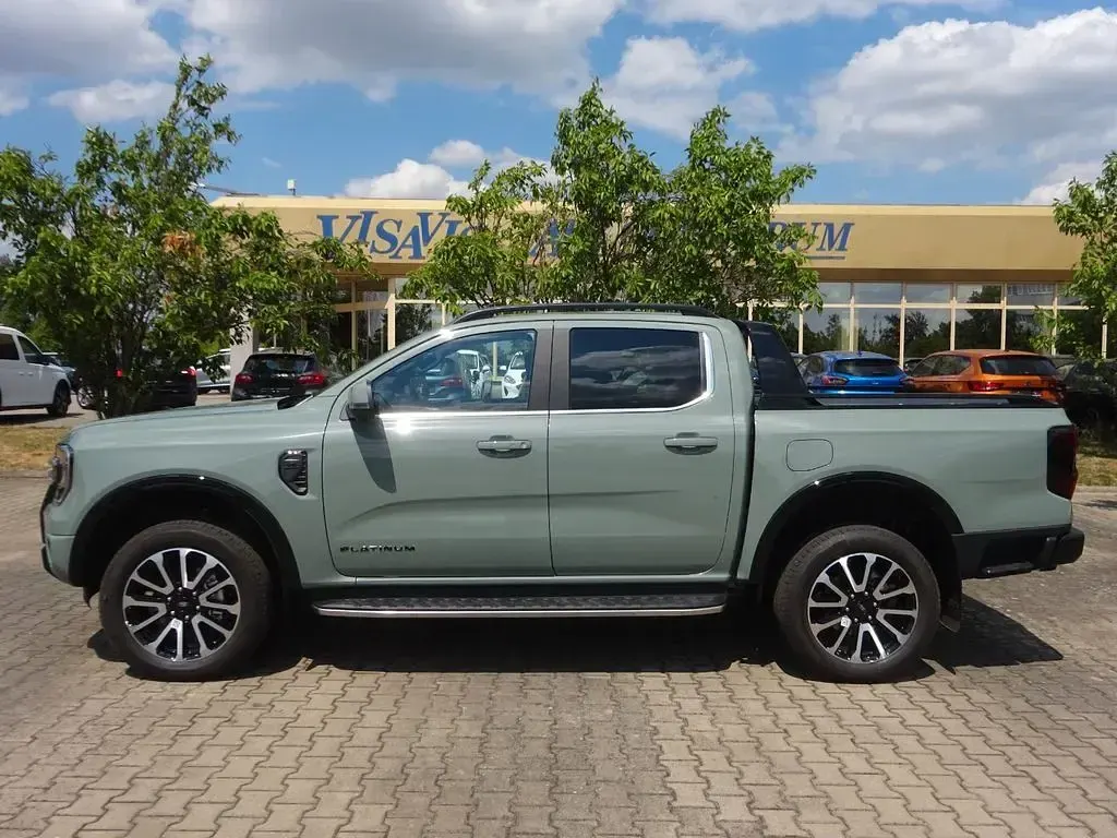 Neu Ford Ranger Platinum 241 PS (177 kW) 2026 Grün Pickup