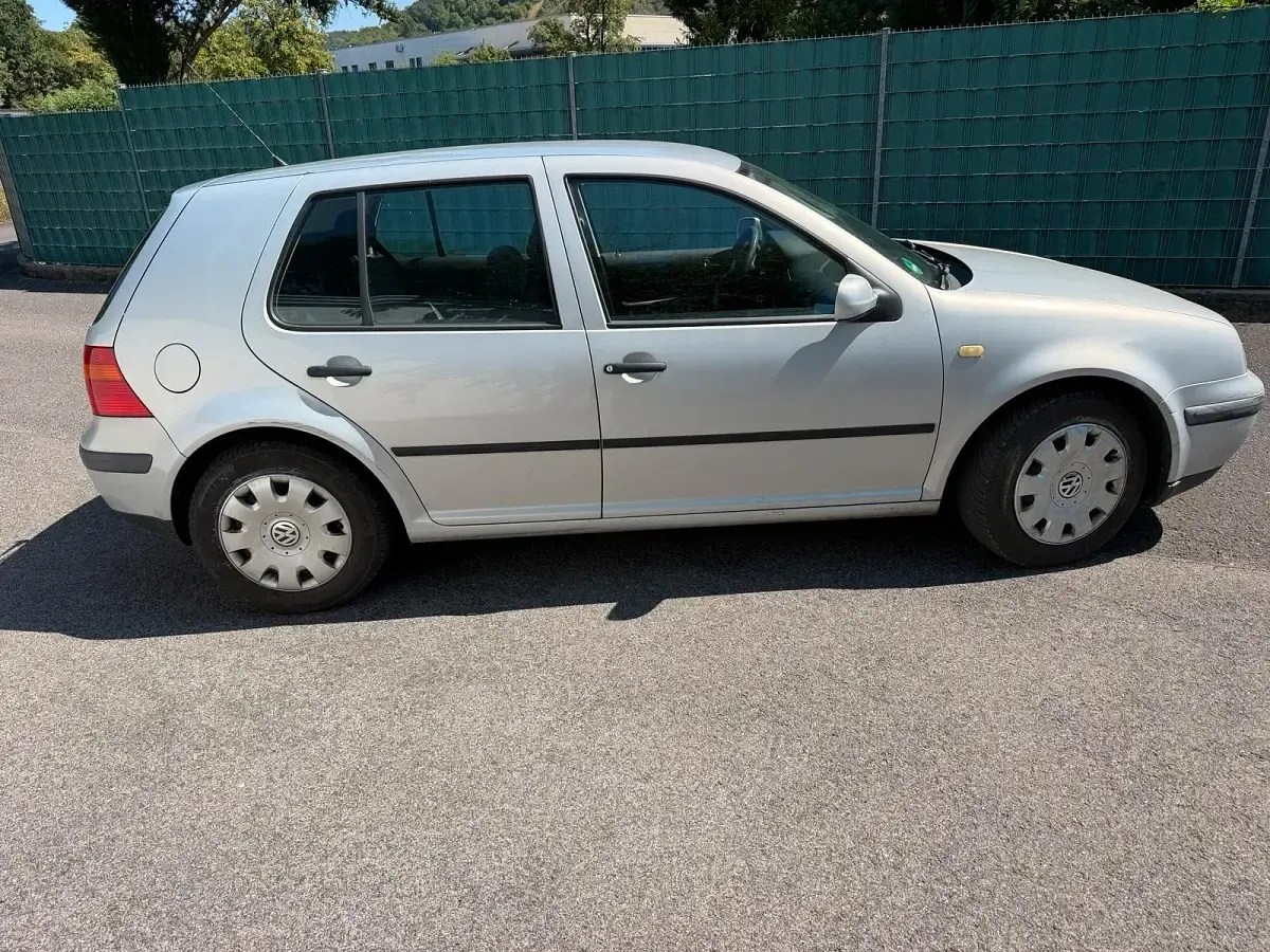 Gebraucht VW Golf III 101 PS (74 kW) 1999 Silber Limousine