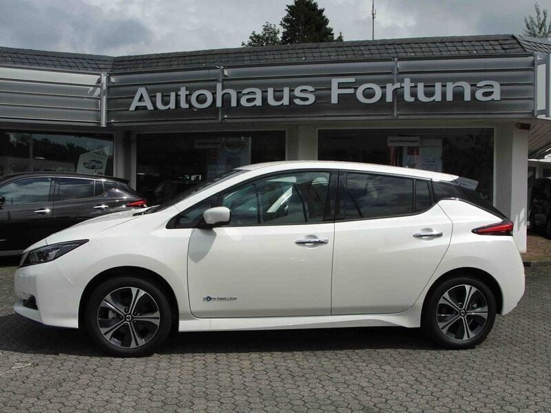 Gebraucht Nissan Leaf Tekna 160 kW (218 PS) 2021 Weiß Kleinwagen