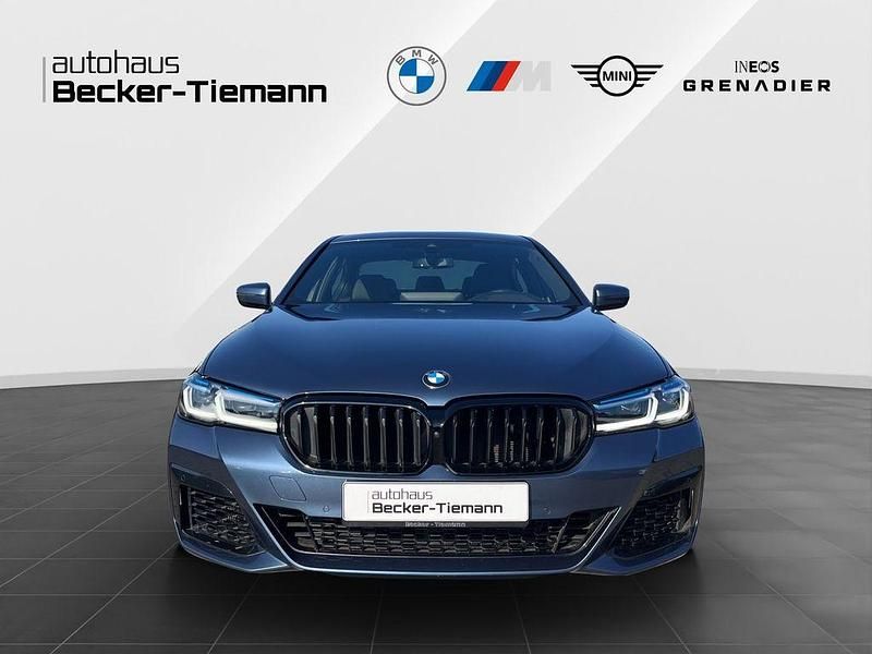 Gebraucht BMW M550 Performance 530 PS (389 kW) 2023 Blau Limousine