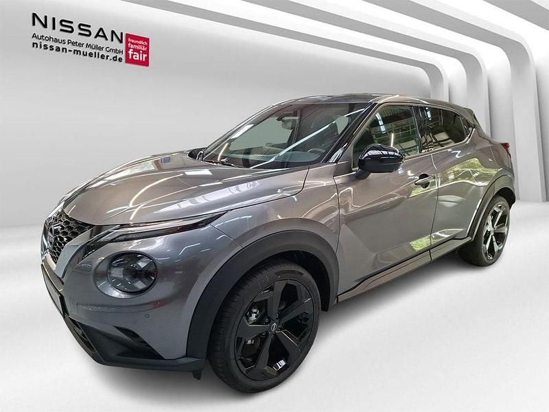 Grau Neu 2025 Nissan Juke Tekna SUV | 27.790 € (Teuer) - Bild 1/4