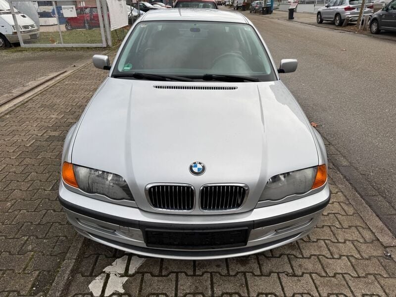 Silber Gebraucht 1998 BMW 323 Limousine | 3.999 € (Guter Preis) - Bild 1/4