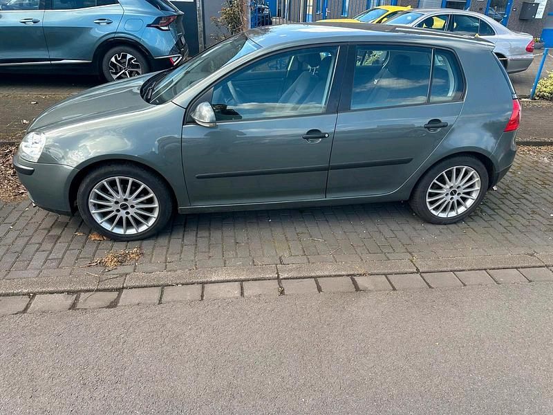 Gebraucht VW Golf V 103 PS (75 kW) 2005 Grün Kleinwagen