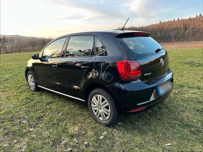 Gebraucht VW Polo 60 PS (44 kW) 2014 Schwarz Kleinwagen