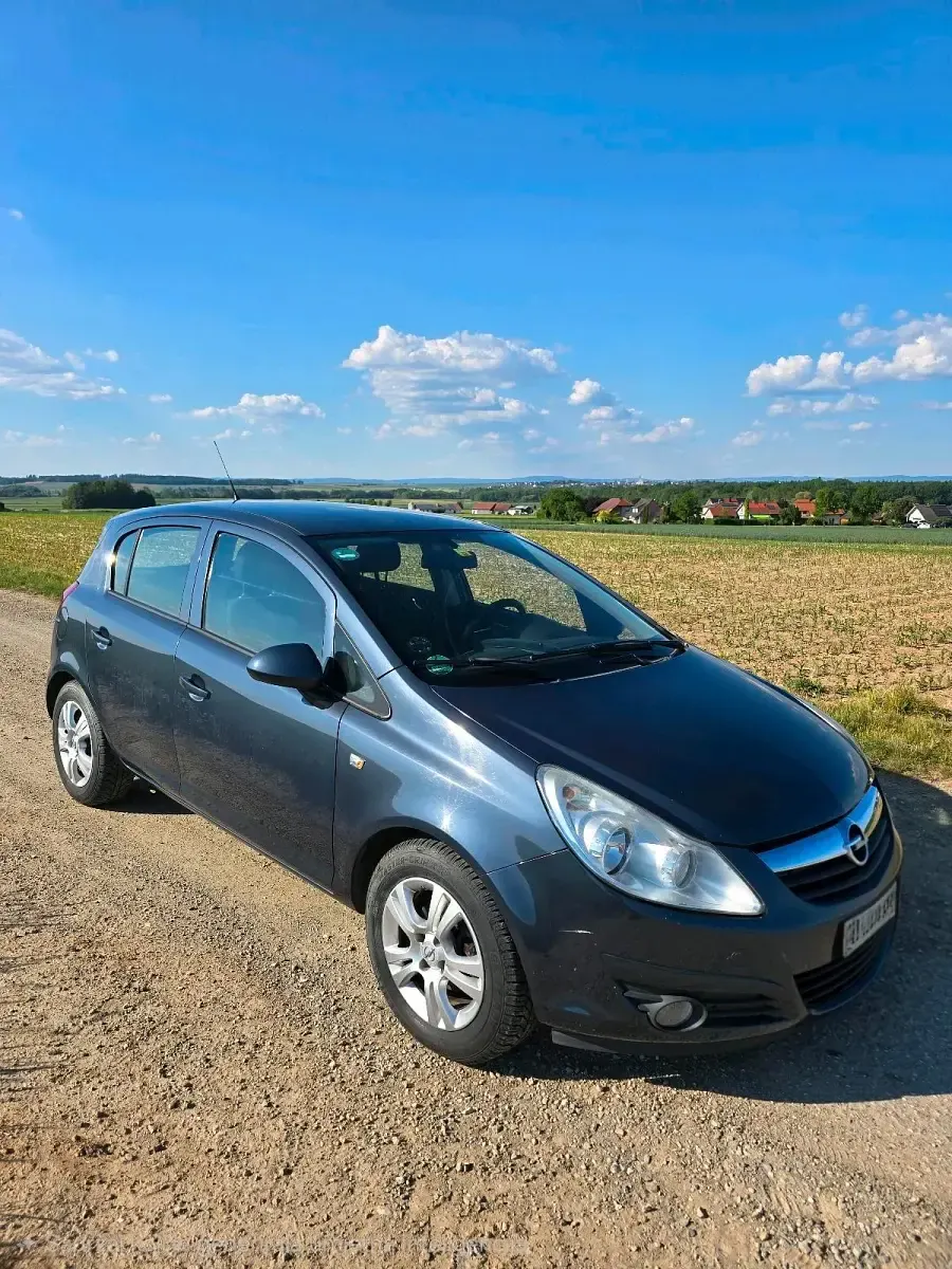 Używany Opel Corsa 75 KM (55 kW) 2010 Hatchback
