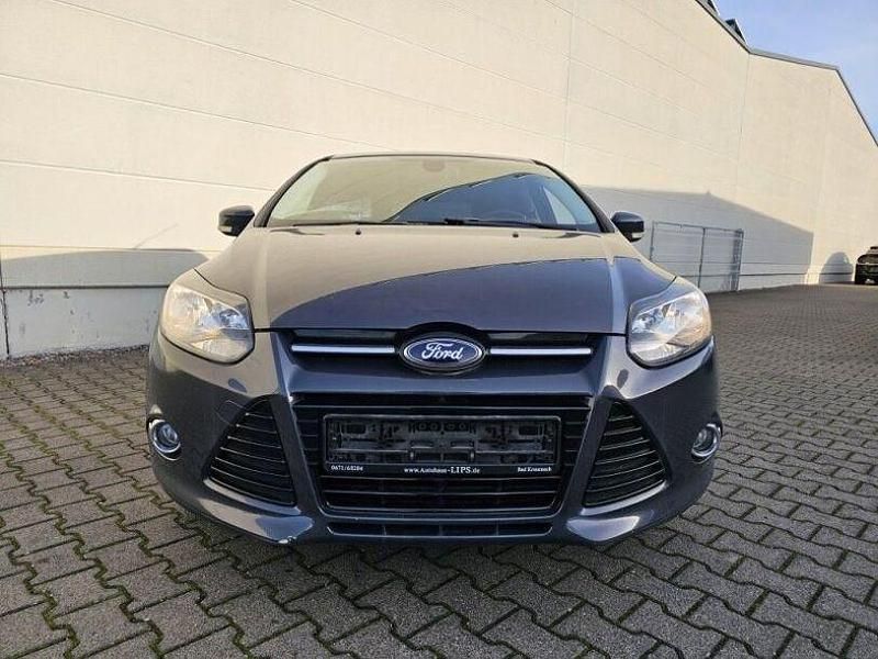 Gebraucht Ford Focus Titanium 125 PS (91 kW) 2013 Grau Limousine