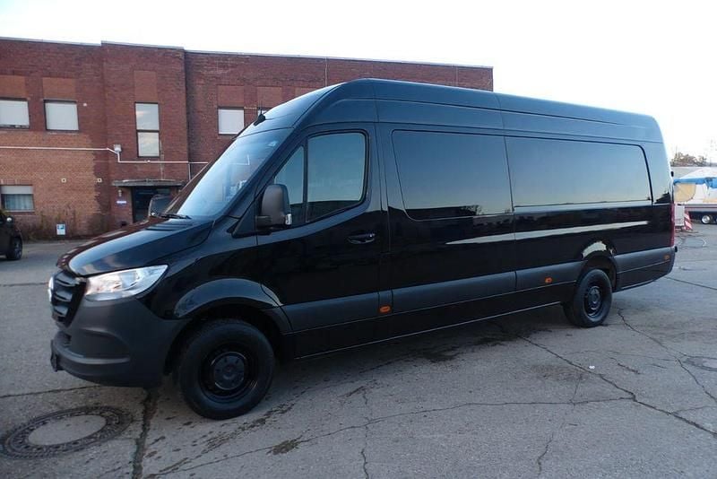 Schwarz Gebraucht 2020 Mercedes Sprinter Van | 44.950 € (Teuer) - Bild 1/4