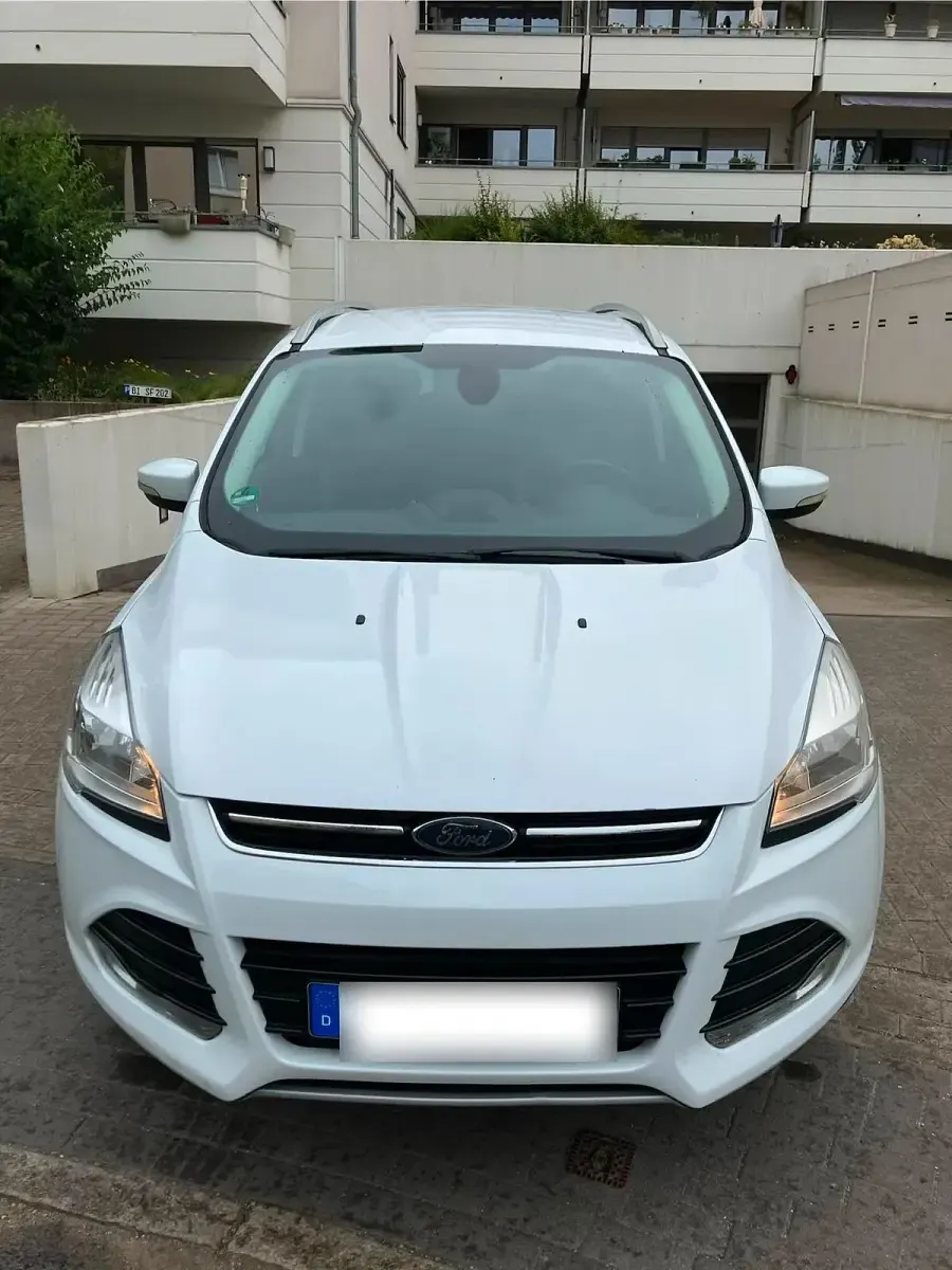 Gebraucht Ford Kuga Titanium 150 PS (110 kW) 2015 Weiß SUV