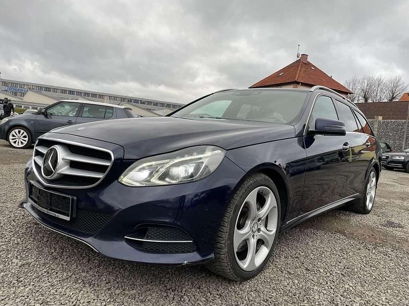 Gebraucht Mercedes E350 258 PS (189 kW) 2015 Blau Kombi