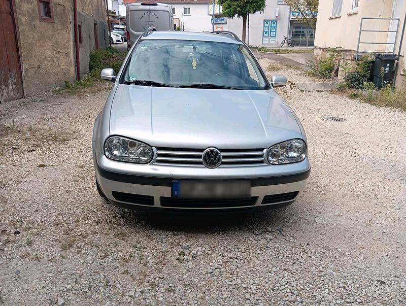 Silber Gebraucht 2000 VW Golf IV Kombi | 999 € (Guter Preis) - Bild 1/4