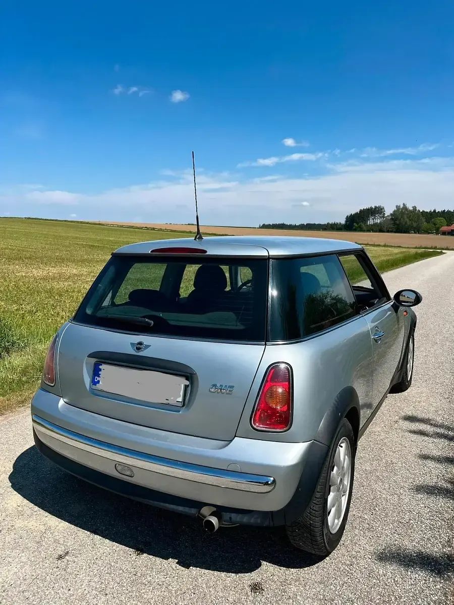 Käytetty Mini ONE 90 HP (66 kW) 2003 Hopea Viistoperä
