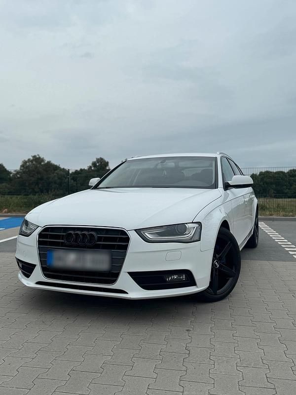 Weiß Gebraucht 2012 Audi A4 Kombi | 8.500 € (Fairer Preis) - Bild 1/4