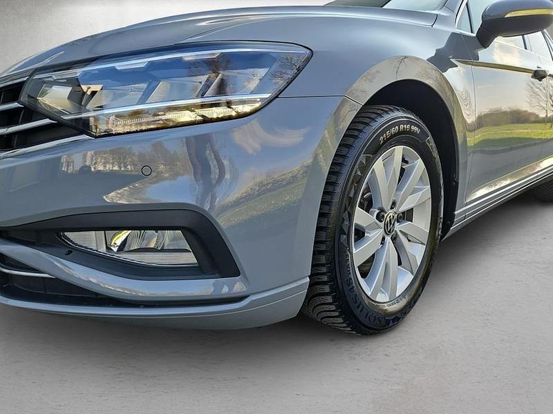 Gebraucht VW Passat Business 150 PS (110 kW) 2023 Grau Kombi