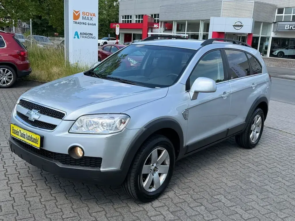 Gebraucht Chevrolet Captiva LS 136 PS (100 kW) 2011 Silber SUV