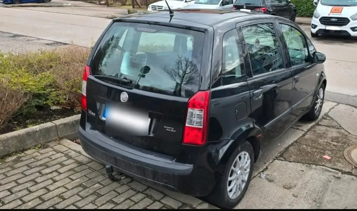 Gebraucht Fiat Idea 95 PS (69 kW) 2012 Schwarz Van / Kleinbus