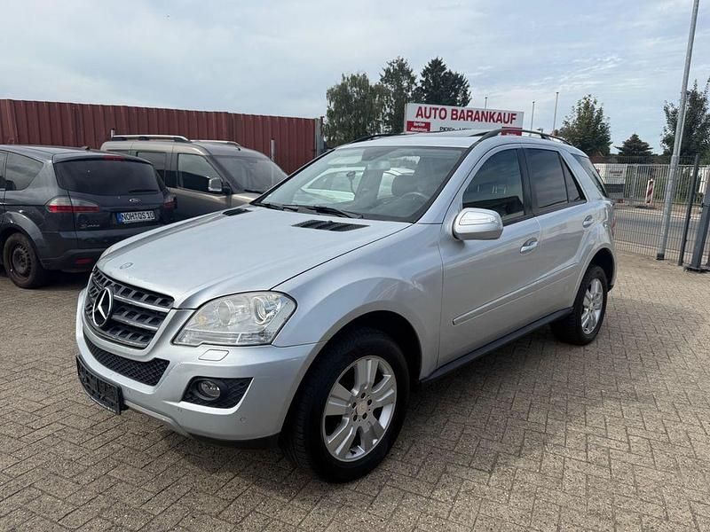 Grau Gebraucht 2010 Mercedes ML300 SUV | 7.899 € (Superpreis) - Bild 1/4