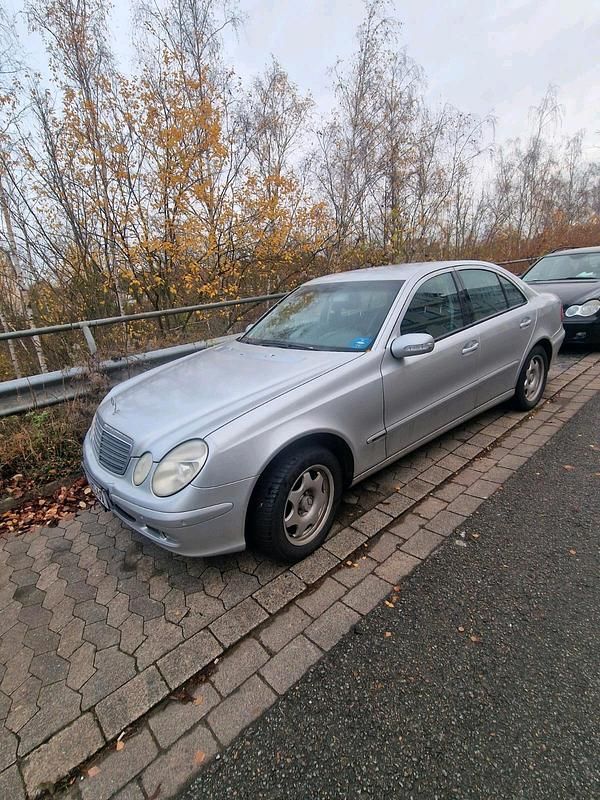 Gebraucht Mercedes 280 180 PS (132 kW) 2003 Silber Limousine