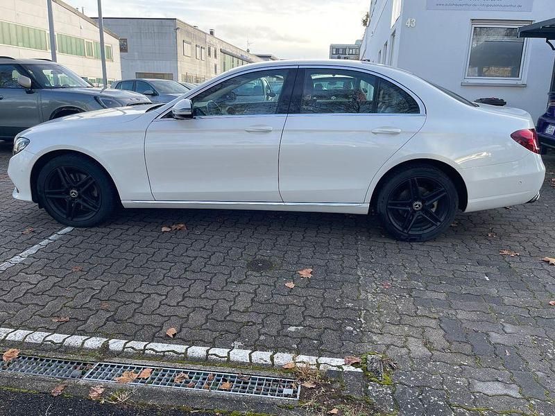 Gebraucht Mercedes E200 184 PS (135 kW) 2018 Weiß Limousine