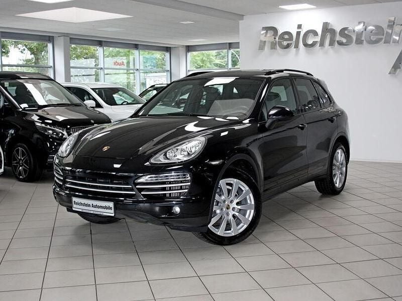 Tiefschwarz (metallic) Gebraucht 2014 Porsche Cayenne SUV | 29.980 € (Guter Preis) - Bild 1/4