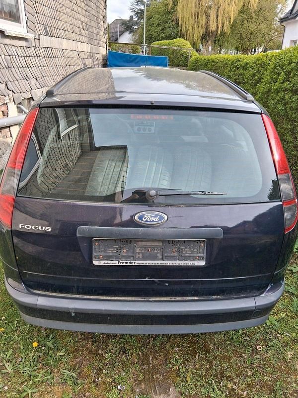 Usata Ford Focus 80 CV (58 kW) 2005 Blu Station wagon
