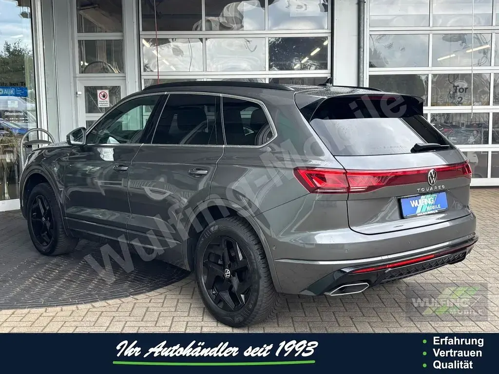 Gebraucht VW Touareg R-line 231 PS (169 kW) 2025 Siliziumgrau SUV