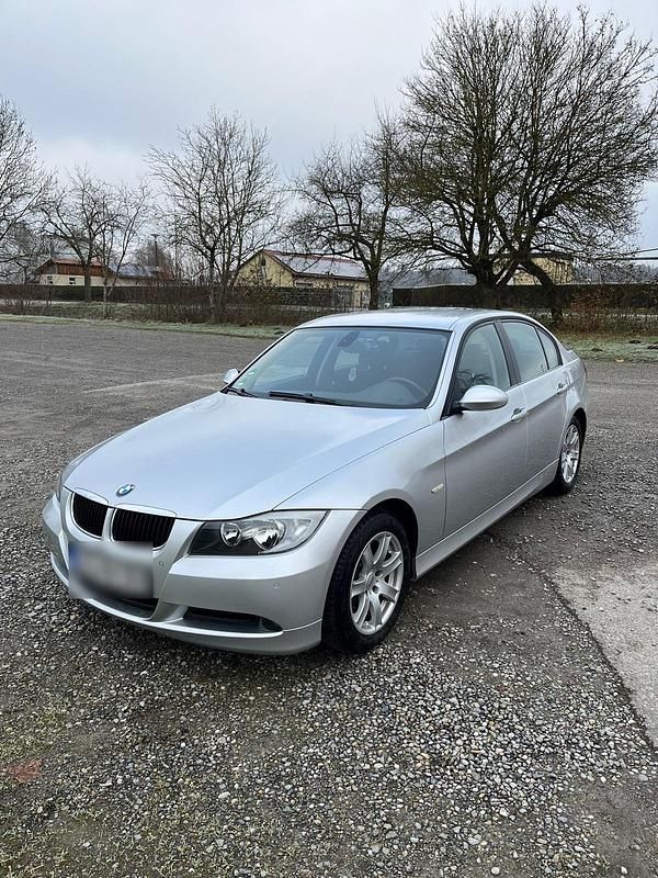Silber Gebraucht 2007 BMW 318 Coupé | 6.000 € (Fairer Preis) - Bild 1/4