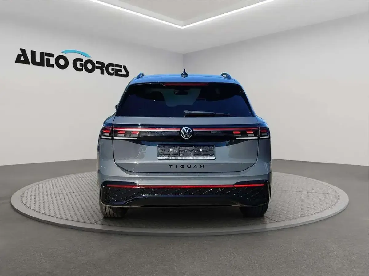 Neu VW Tiguan Style 150 PS (110 kW) 2026 Delfingrau metallic SUV
