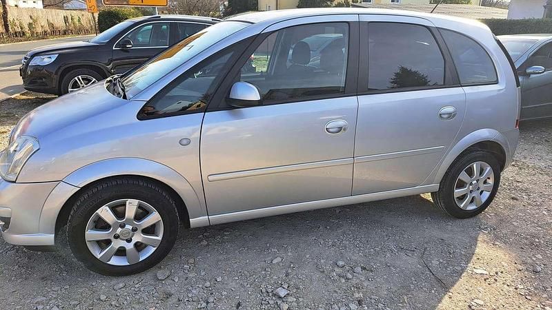 Gebraucht Opel Meriva Cosmo 105 PS (77 kW) 2006 Starsilber iii m2 Van / Kleinbus