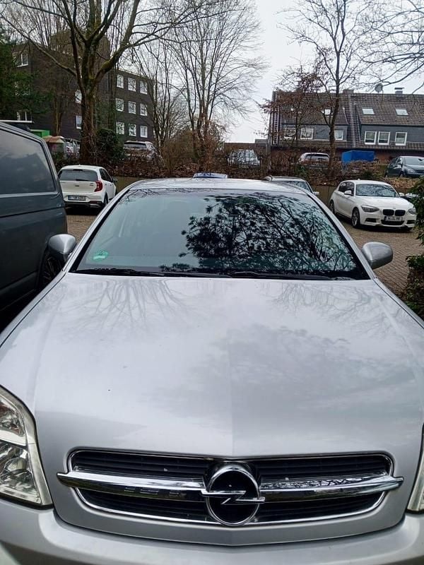 Silber Gebraucht 2014 Opel Vectra Limousine | 850 € - Bild 1/4