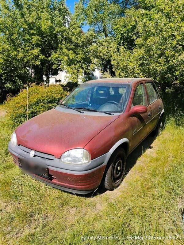 Andere außenfarben Gebraucht 1996 Opel Corsa Kleinwagen | 200 € (Superpreis) - Bild 1/4