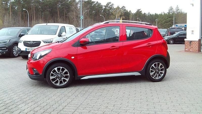Usado Opel Karl Rocks 75 HP (55 kW) 2018 Vermelho Citadino