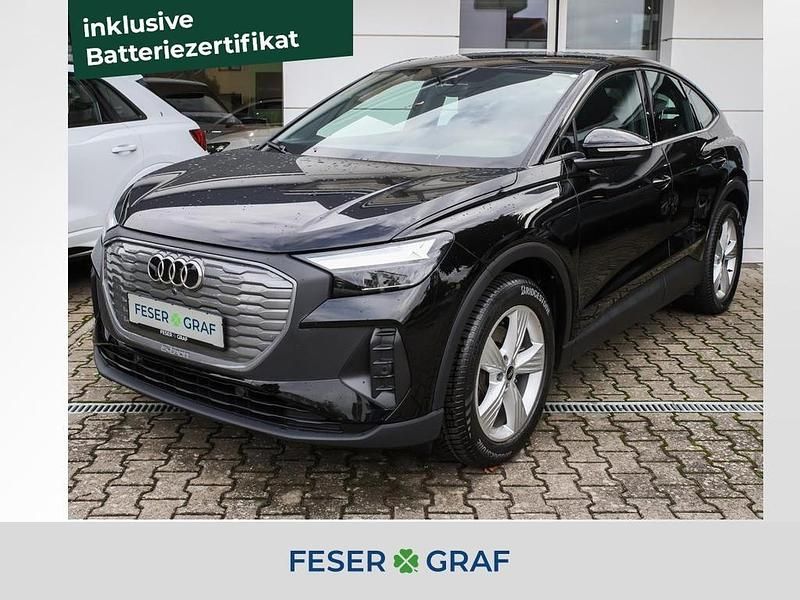 Mythosschwarz metallic Gebraucht 2022 Audi Q4 Sportback e-tron Ambiente SUV | 28.440 € (Fairer Preis) - Bild 1/4