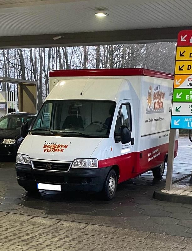 Weiß Gebraucht 2006 Fiat 500 Limousine | 11.650 € - Bild 1/4