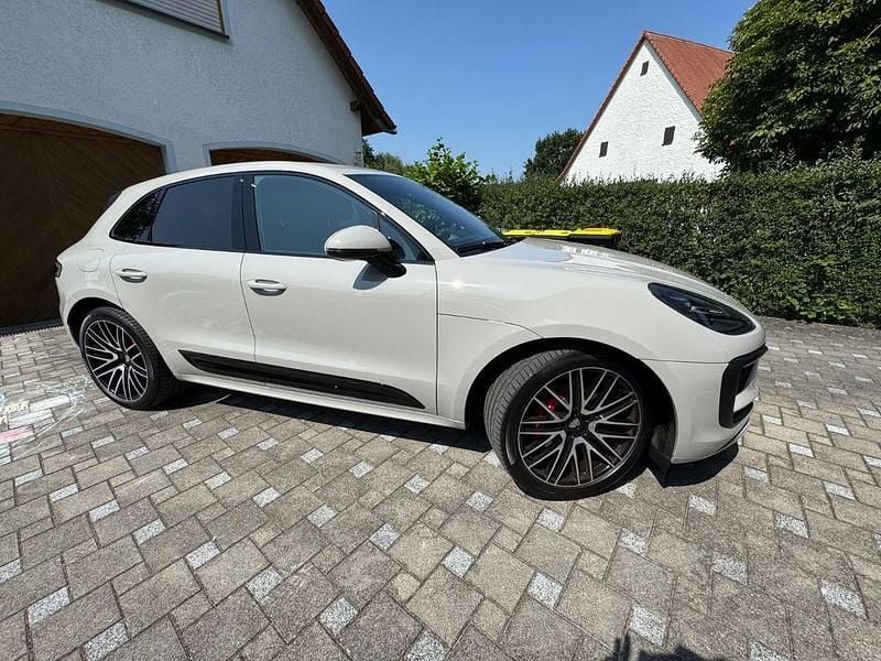 Grau Gebraucht 2022 Porsche Macan S SUV | 64.900 € - Bild 1/4