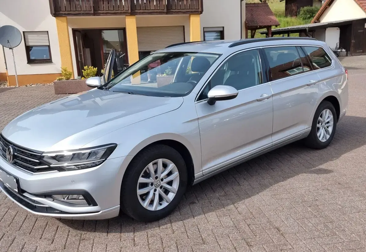 Usata VW Passat Business 150 CV (110 kW) 2020 Argento Station wagon