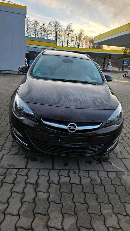 Schwarz Gebraucht 2013 Opel Astra Kombi | 3.999 € (Fairer Preis) - Bild 1/4