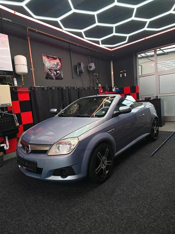 Gebraucht 2006 Opel Tigra Cabrio | 1.950 € (Fairer Preis) - Bild 1/4