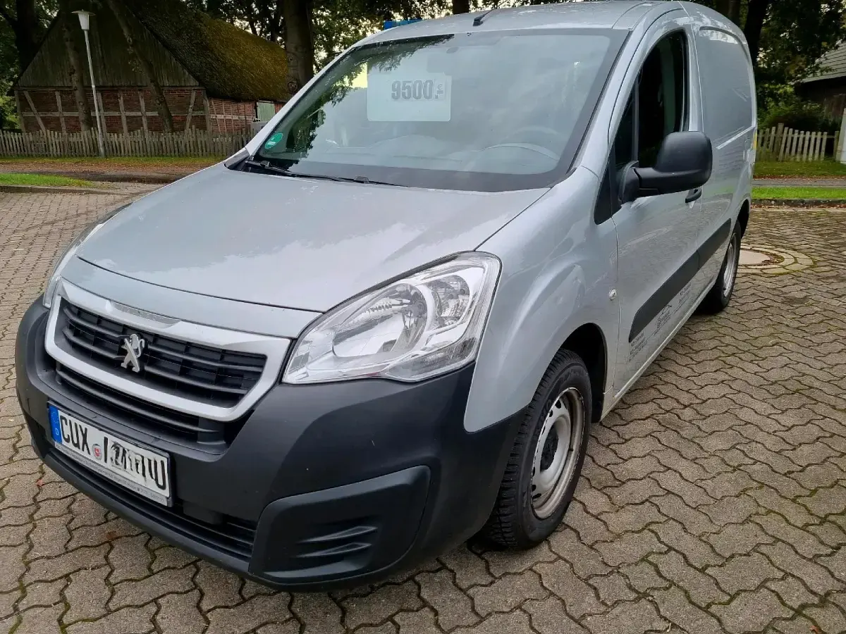 Gebraucht Peugeot Partner 99 PS (72 kW) 2018 Silber Van / Kleinbus