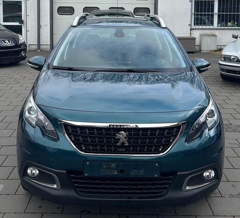 Gebraucht Peugeot 2008 Active 82 PS (60 kW) 2018 Grün SUV