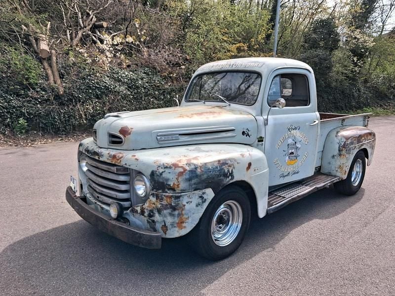 Second-hand Ford V8 100 CP (73 kW) 1950 Gri