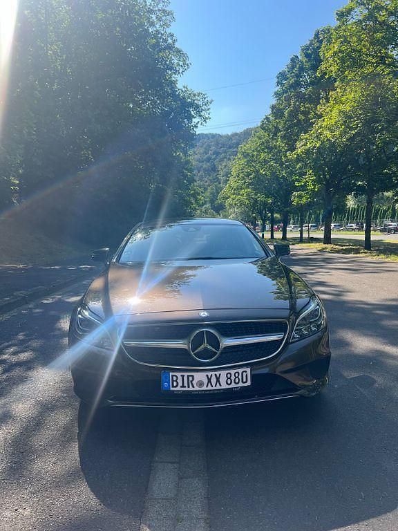 Gebraucht Mercedes 250 204 PS (150 kW) 2015 Braun Limousine