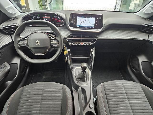 Gebraucht Peugeot 208 Active 101 PS (74 kW) 2022 Perlmutt weiß Kleinwagen