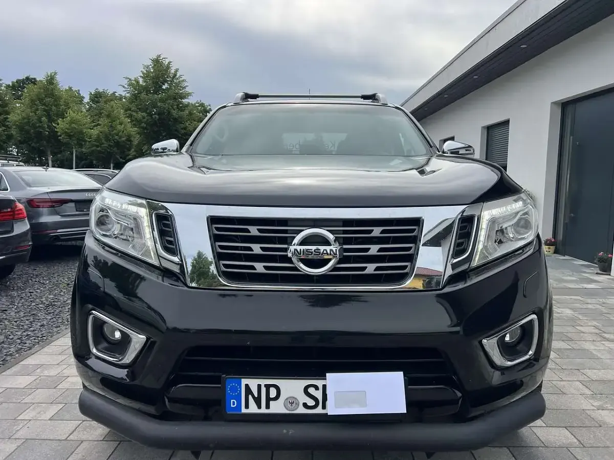 Gebraucht Nissan Navara Tekna 190 PS (139 kW) 2016 Black (m) Pickup