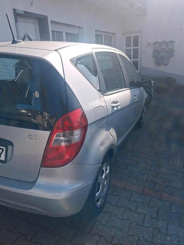 Gebraucht Mercedes A180 109 PS (80 kW) 2008 Silber Kleinwagen