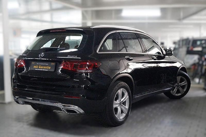 Gebraucht Mercedes GLC200 197 PS (144 kW) 2021 Schwarz SUV